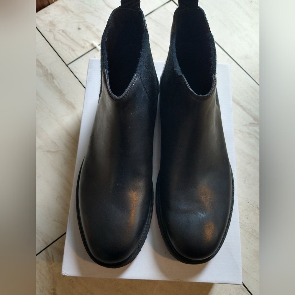 Vince Leather Boot -New In The Box-Size 8